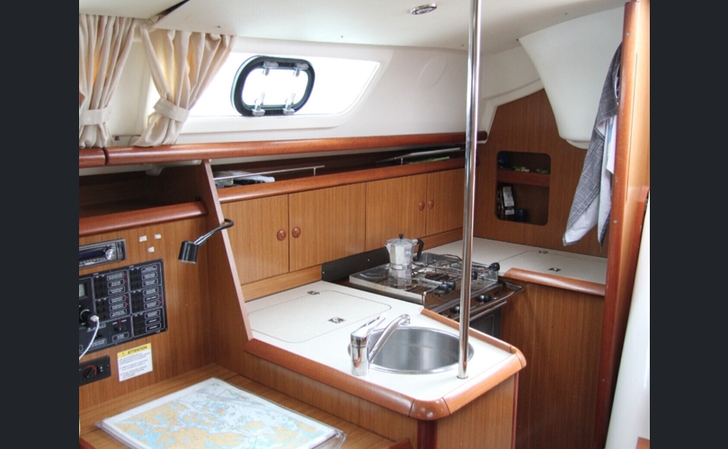 Jeanneau Sun Odyssey 32i-kuva-3