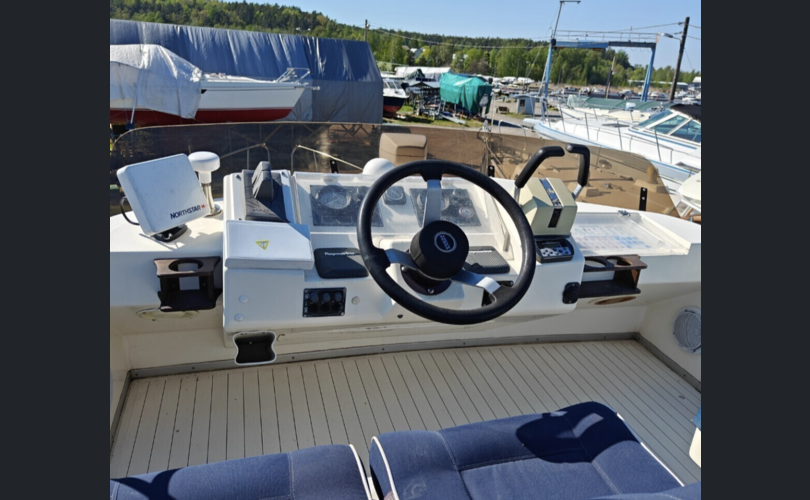 Princess 330 Fly-kuva-15