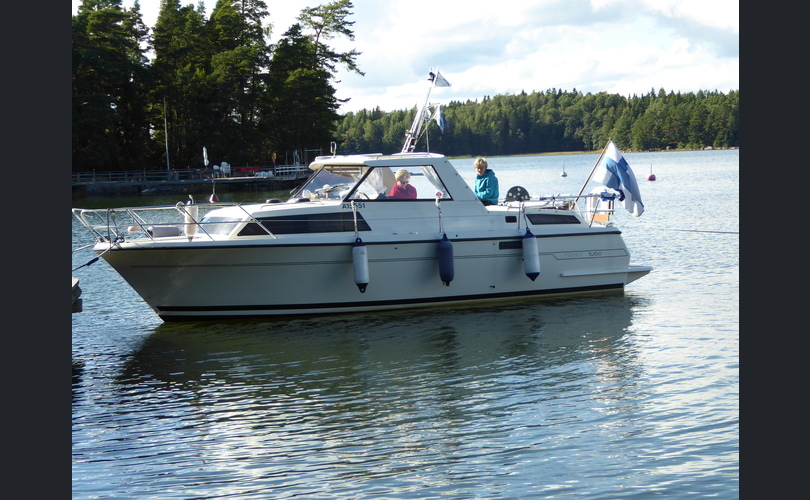 Maxi Fenix 885 AFT Cabin