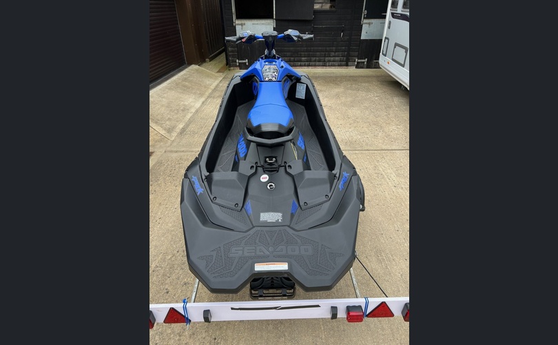 Sea-Doo Spark Trixx 3UP 90 HP-kuva-2