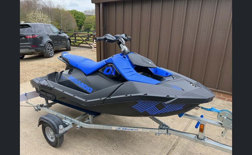 Sea-Doo Spark Trixx 3UP 90 HP-kuva-1