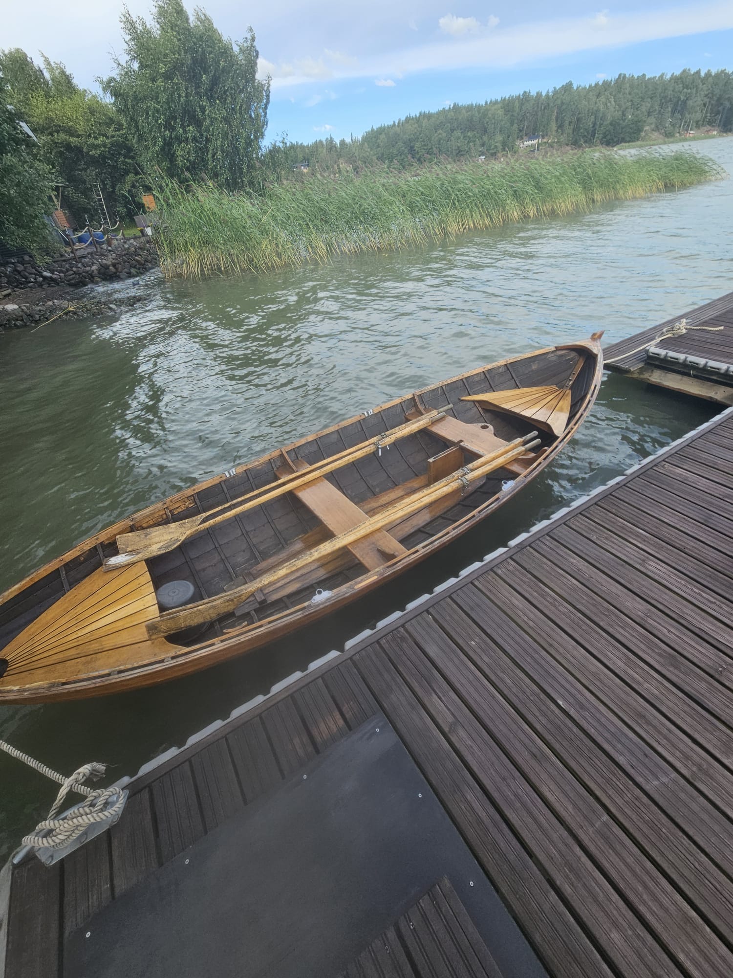 Puinen soutu/purjevene omavalmiste